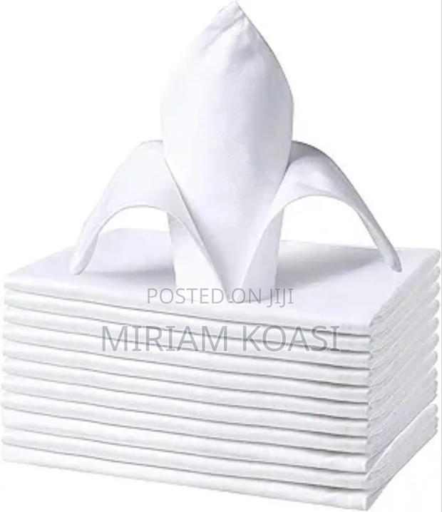 Whitish Serviette Napkins: Rent