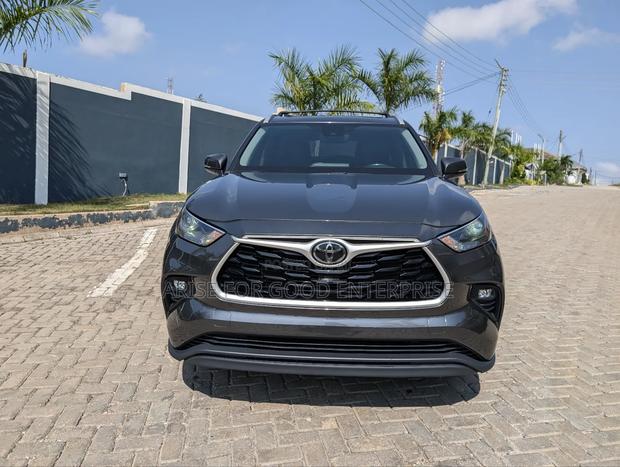 Toyota Highlander XLE 2022 White