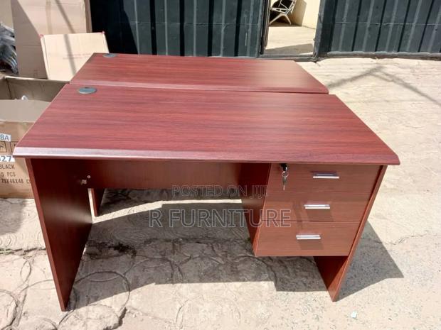 Office Desk With Enough Space and Side Drawer