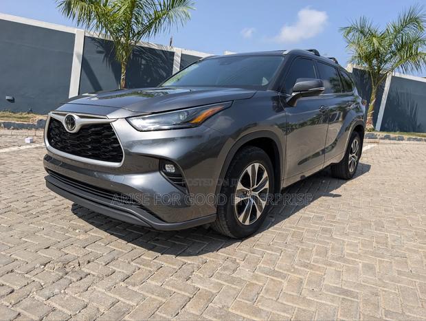 Toyota Highlander XLE 2022 White photo 3