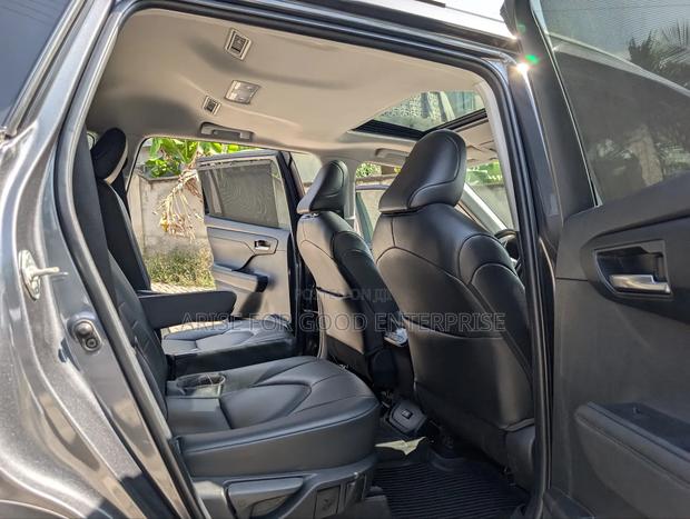 Toyota Highlander XLE 2022 White photo 10