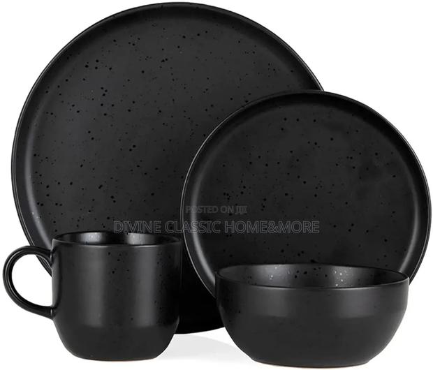 Barbary Oak Luna 16 Piece Dinnerware Set, Stoneware, Matte Black