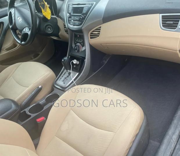 Hyundai Elantra Limited Sedan FWD (1.8L 4cyl 6A) 2013 Gold photo 5