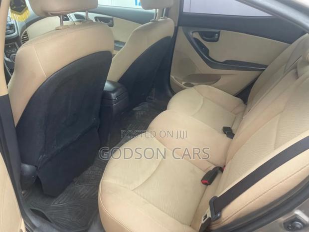Hyundai Elantra Limited Sedan FWD (1.8L 4cyl 6A) 2013 Gold photo 7