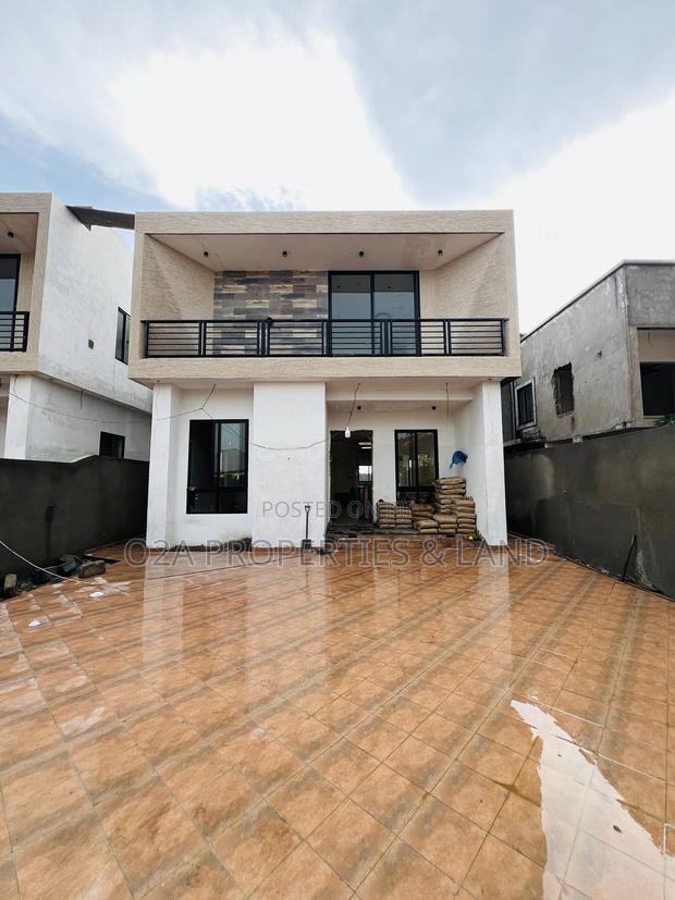 4bdrm House in Adenta, Oyarifa, Ghana Flag for sale