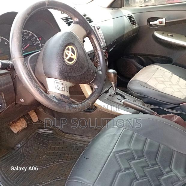 Toyota Corolla S 4dr Sedan (1.8L 4cyl 4A) 2010 Gray photo 3