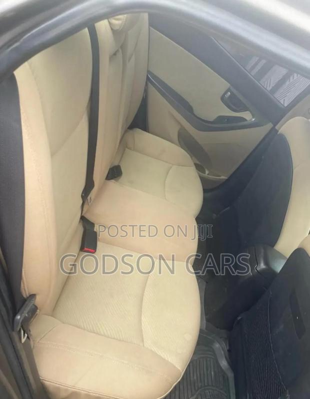 Hyundai Elantra Limited Sedan FWD (1.8L 4cyl 6A) 2013 Gold photo 6