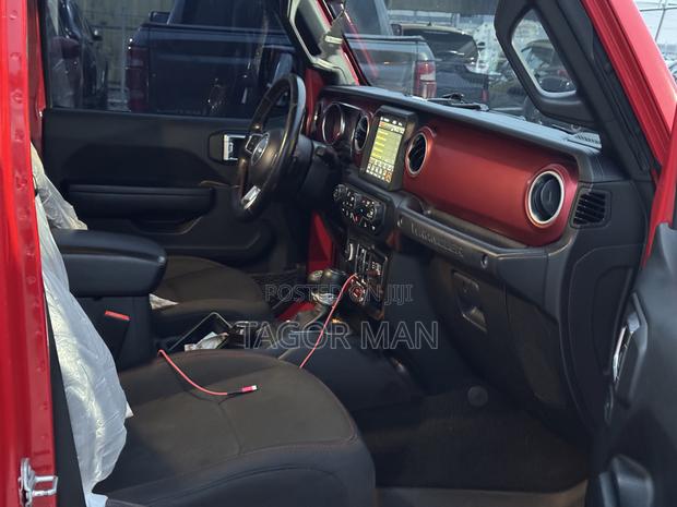 Jeep Wrangler 2022 Red
