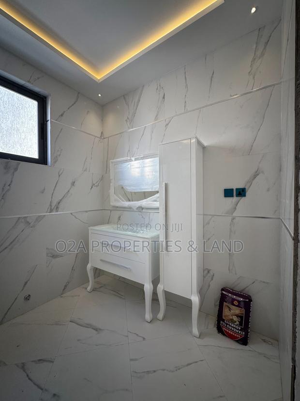 4bdrm House in East Legon, A&C Mall Area for sale photo 10