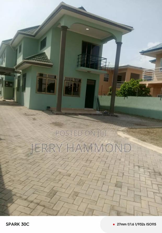4bdrm House in Labone Going To Ako for rent · Photo 1
