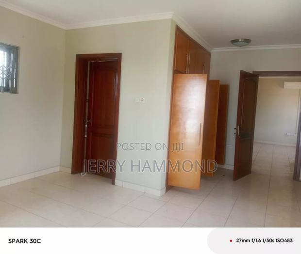 4bdrm House in Labone Going To Ako for rent · Photo 4