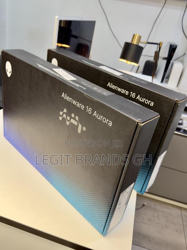 New Laptop Dell Alienware 16 Aurora 16GB Intel Core 7 SSD 512GB