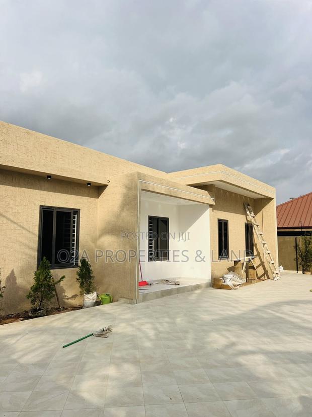 3bdrm House in Lakeside Estate for sale