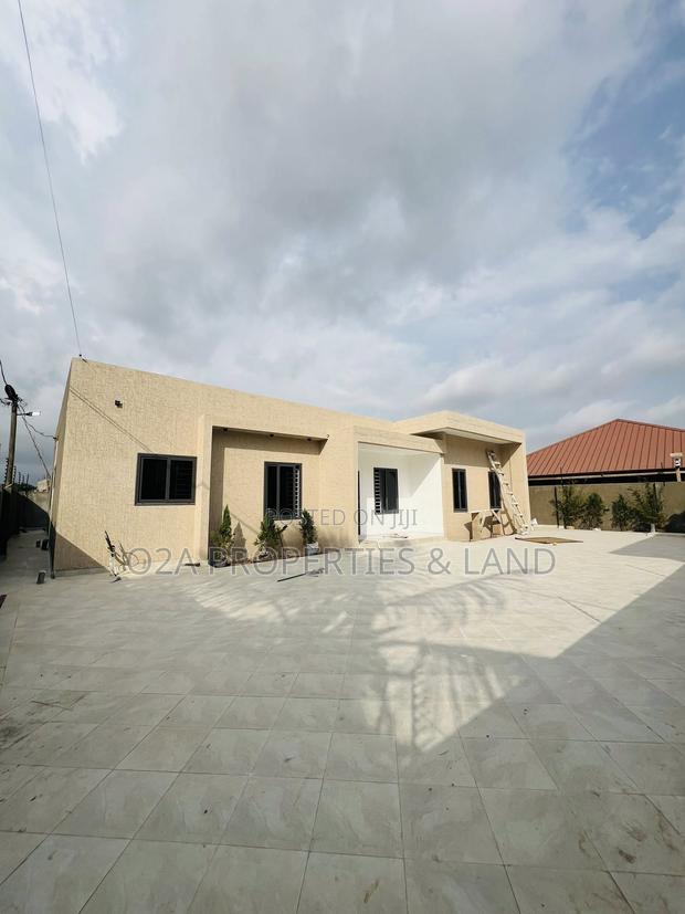 3bdrm House in Lakeside Estate for sale photo 2