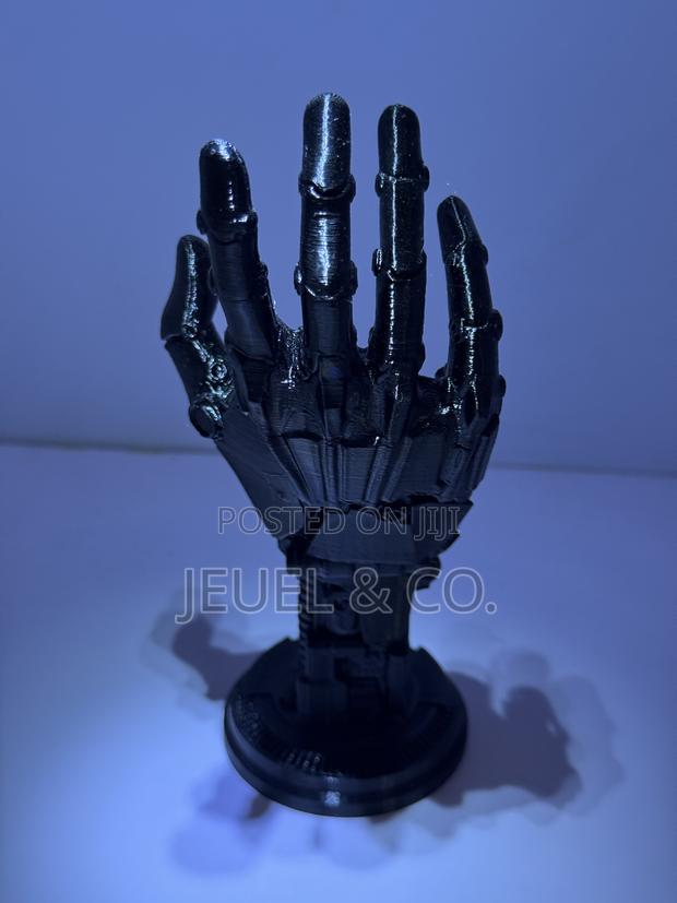 Punk-Style Robotic Arm Display Stand With Abs Storage Rack photo 3