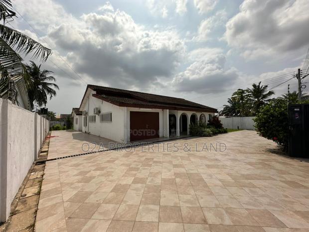 6bdrm House in Dzorwulu / Abelempe for rent photo 3