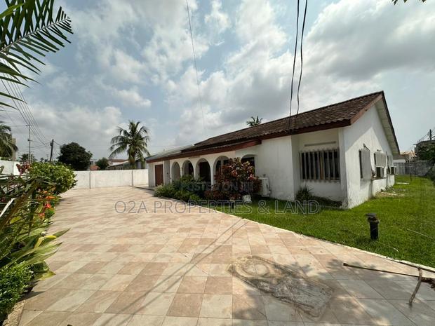 6bdrm House in Dzorwulu / Abelempe for rent photo 4