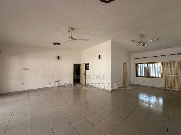 6bdrm House in Dzorwulu / Abelempe for rent photo 7