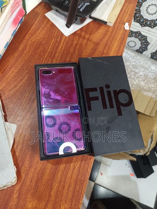 New Samsung Galaxy Z Flip 256 GB Purple photo 2