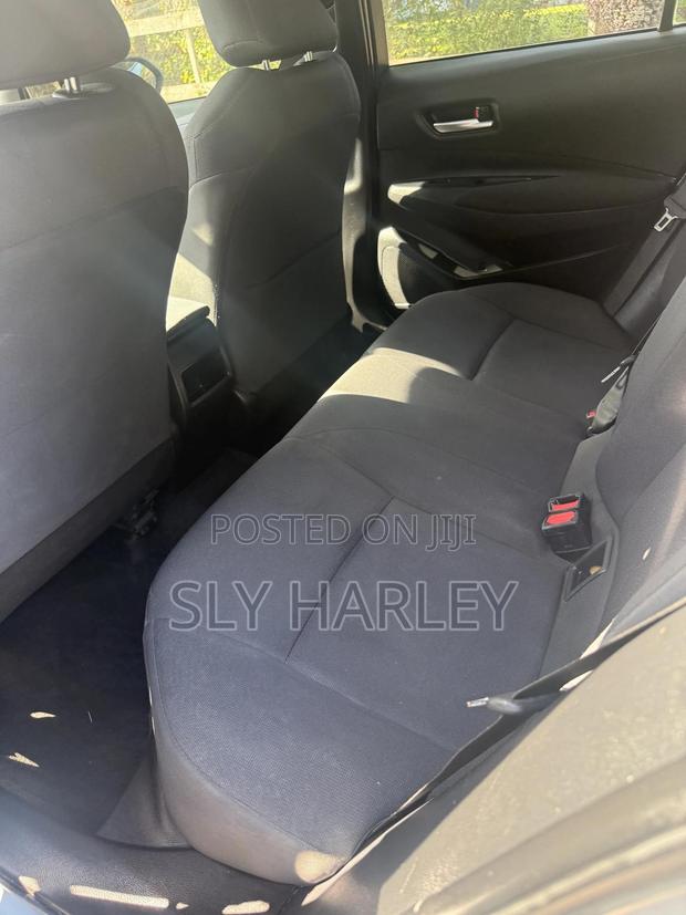 Toyota Corolla LE 2021 Gray photo 6