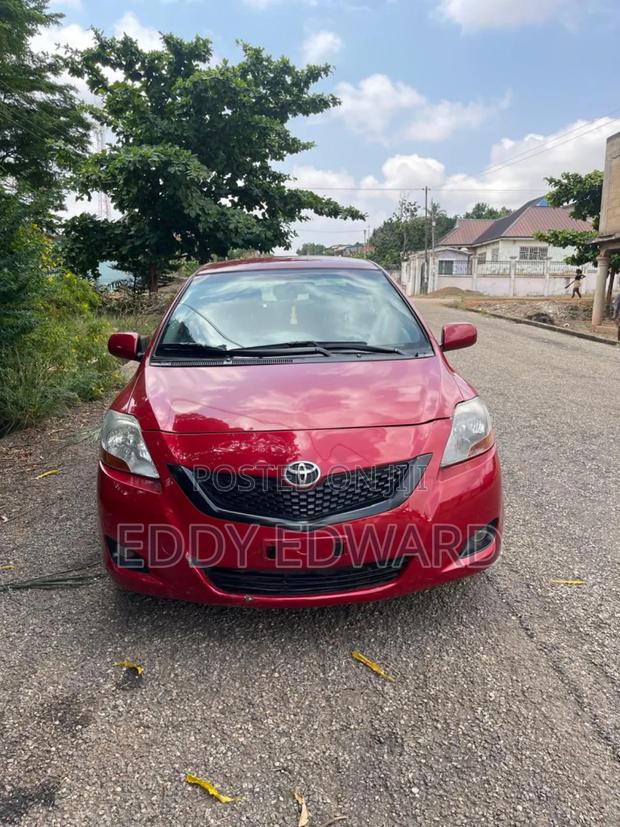 Toyota Yaris 2011 Red