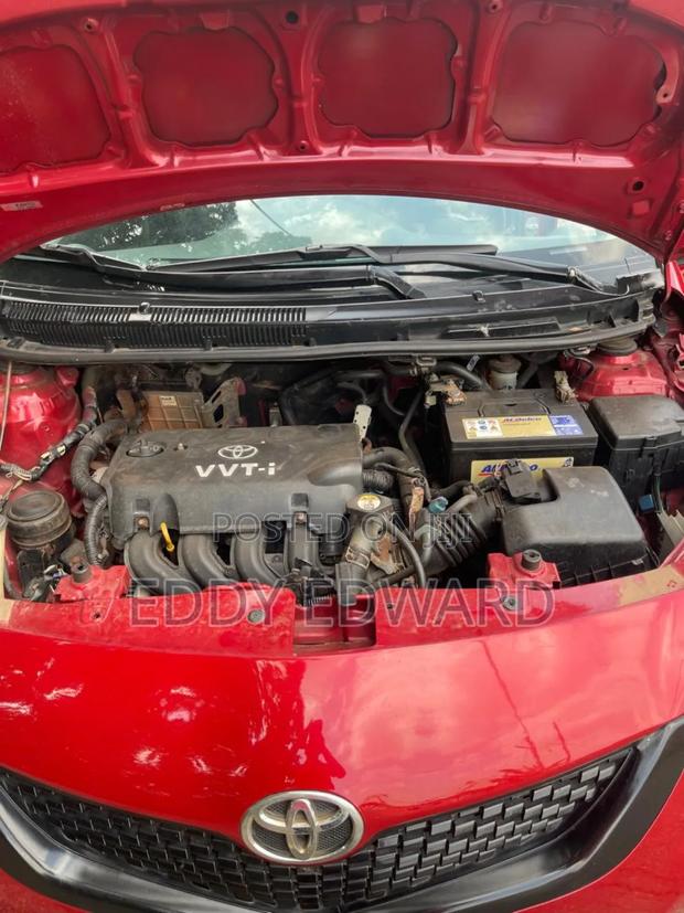 Toyota Yaris 2011 Red