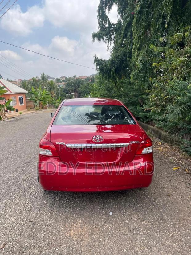 Toyota Yaris 2011 Red