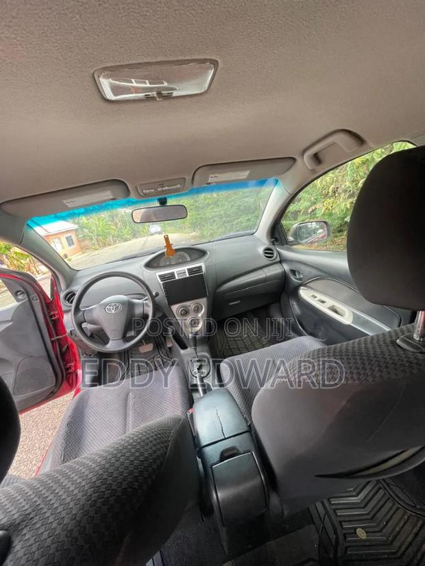 Toyota Yaris 2011 Red