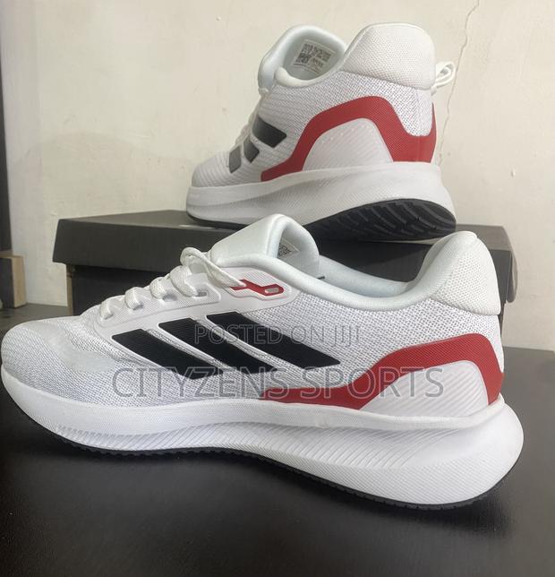 Adidas White Trainer · Photo 4