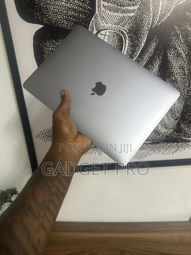 Laptop Apple MacBook Pro 2017 16GB Intel Core I7 SSD 512GB