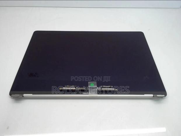 Macbook Pro 2016/2017 Screen photo 2