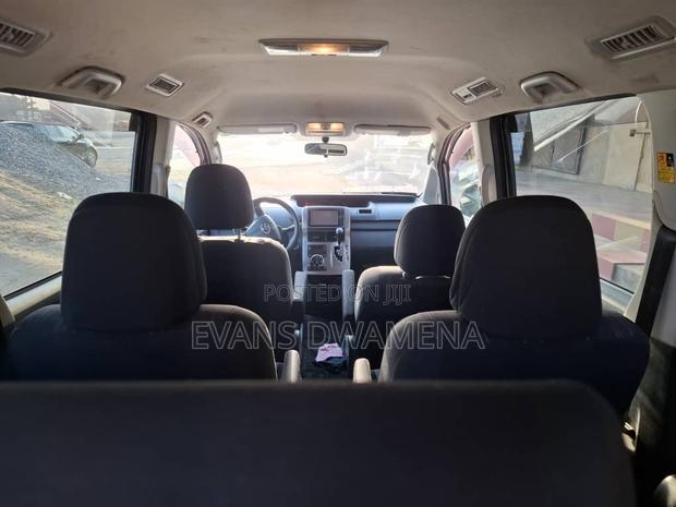 Toyota Voxy 2012 Gray