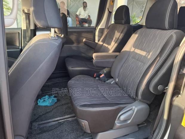 Toyota Voxy 2012 Gray