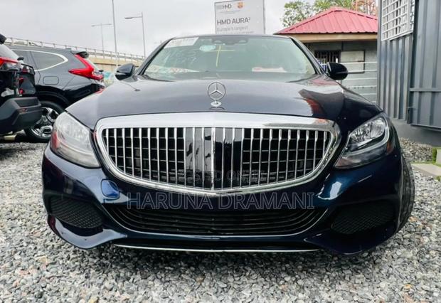 Mercedes-Benz C300 2016 Blue