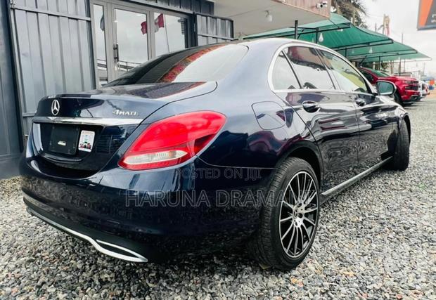 Mercedes-Benz C300 2016 Blue