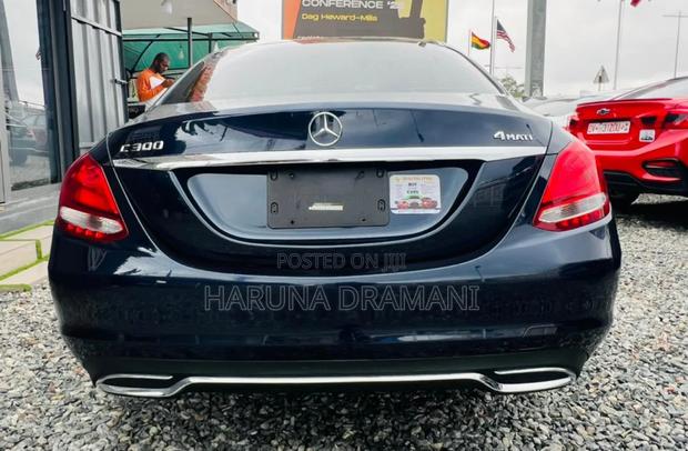 Mercedes-Benz C300 2016 Blue