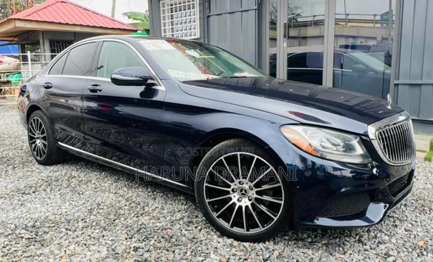 Mercedes-Benz C300 2016 Blue