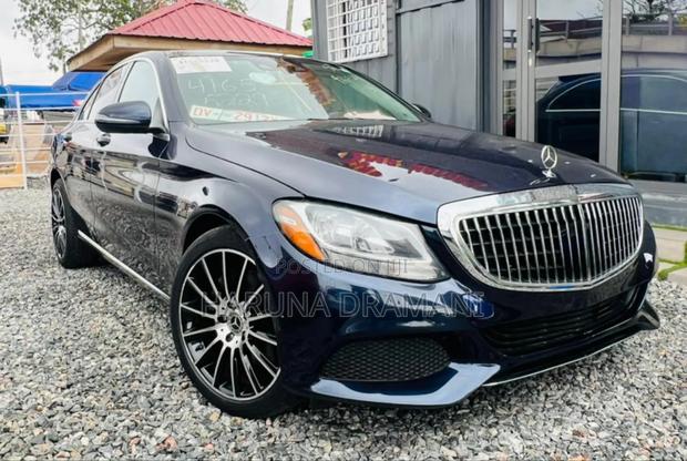 Mercedes-Benz C300 2016 Blue