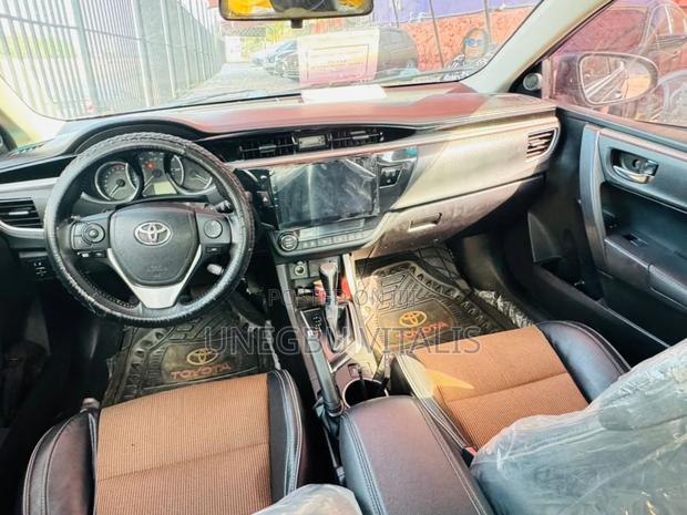 Toyota Corolla SE 4dr Sedan (1.8L 4cyl CVT) 2017 Black