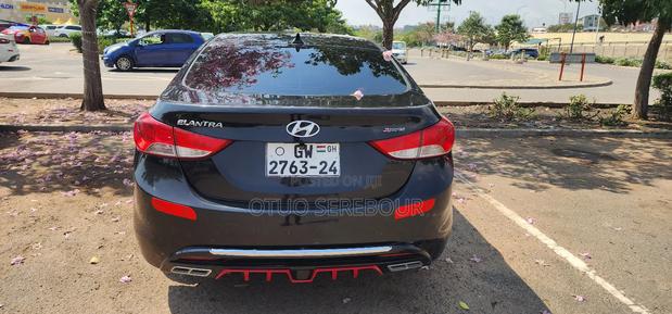 Hyundai Elantra SE 4dr Sedan (1.8L 4cyl 6A) 2014 Black photo 2