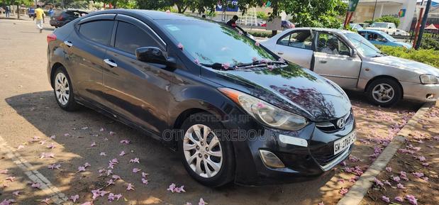 Hyundai Elantra SE 4dr Sedan (1.8L 4cyl 6A) 2014 Black photo 6