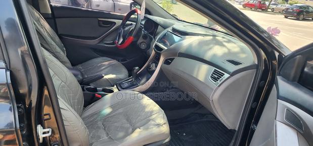 Hyundai Elantra SE 4dr Sedan (1.8L 4cyl 6A) 2014 Black photo 9