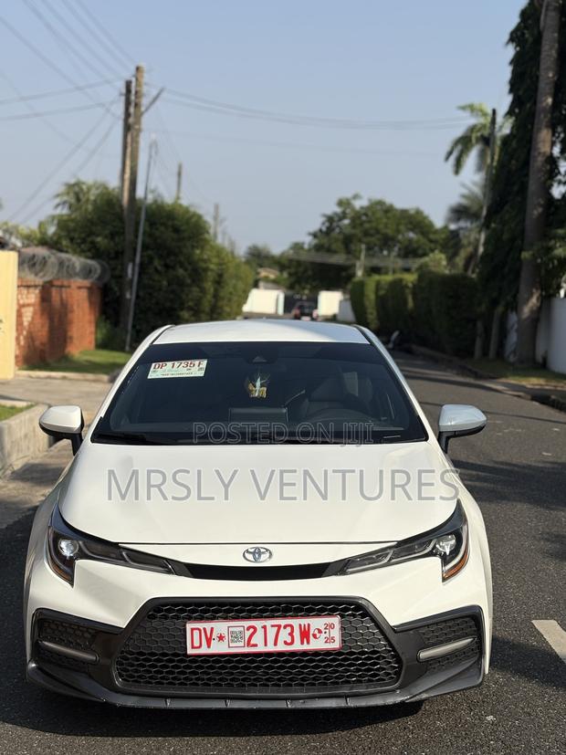 Toyota Corolla SE 2022 White