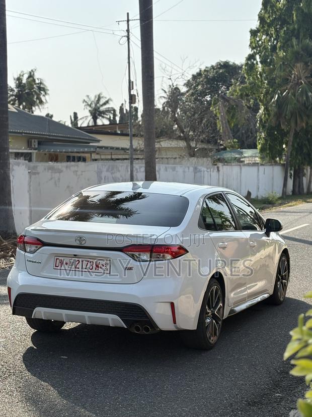 Toyota Corolla SE 2022 White