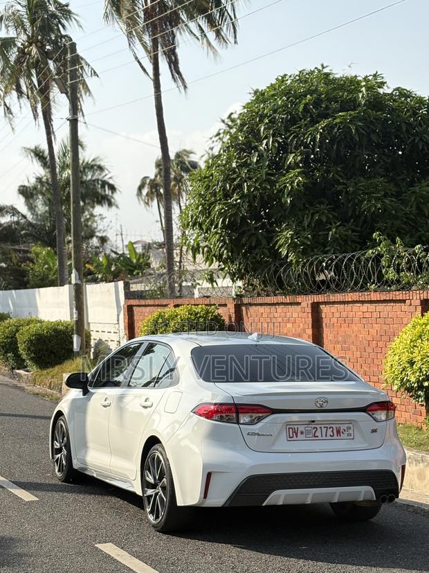 Toyota Corolla SE 2022 White