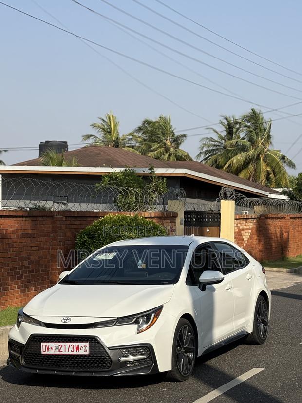 Toyota Corolla SE 2022 White