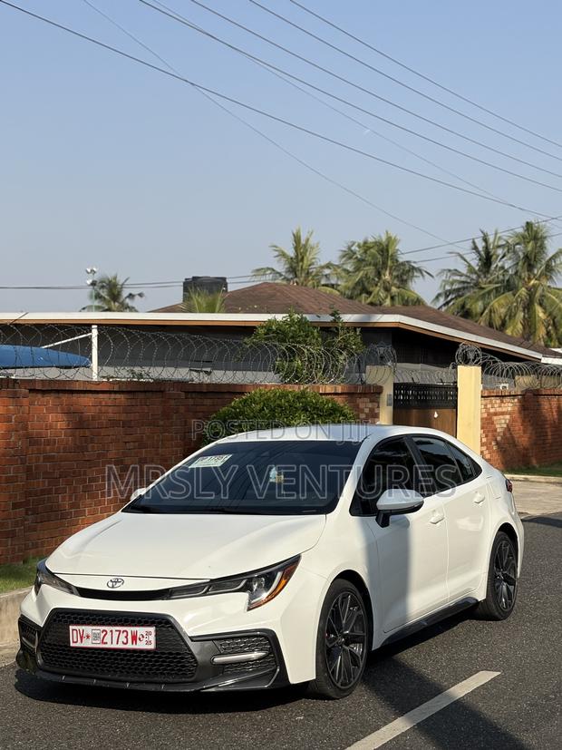 Toyota Corolla SE 2022 White