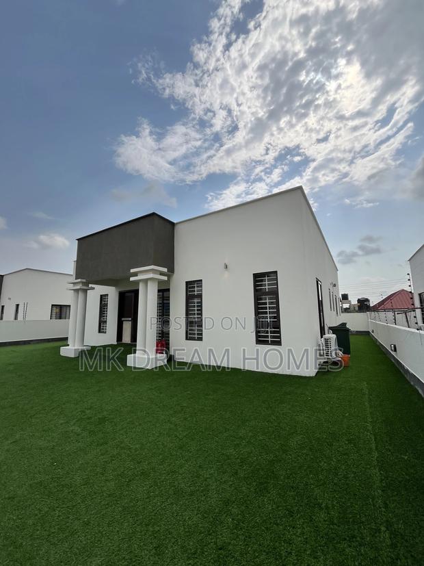 3bdrm Townhouse / Terrace in Adjiriganor for rent
