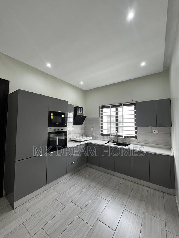 3bdrm Townhouse / Terrace in Adjiriganor for rent photo 3