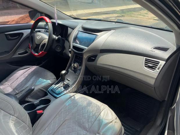 Hyundai Elantra GLS Automatic 2012 Black photo 4